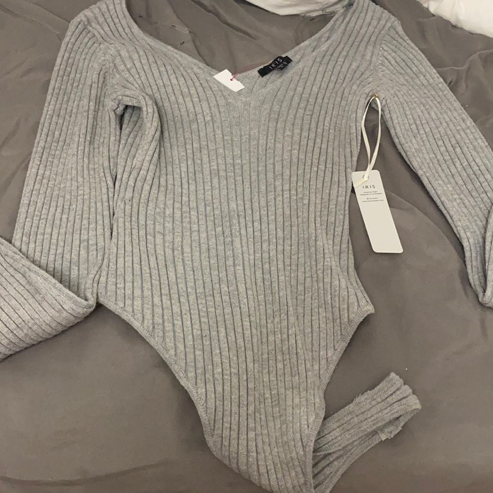 Grey ribbed body suit 🔥